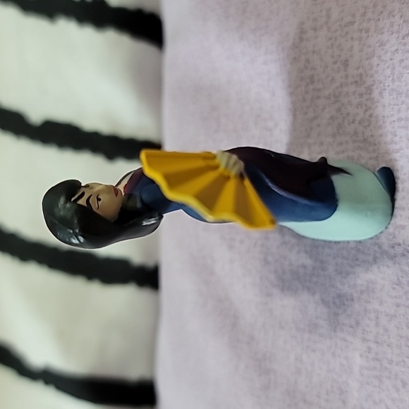 Vintage Disney MULAN Mini Figure PVC - Picture 2 of 4